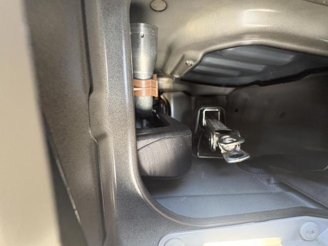 NV100クリッパーNV100クリッハ゜ー 4WD GX TURBO  high roof 寒冷地仕様　リアヒーター　ブレーキアシスト　TURBO Bluetoothフルセグナビ　バックカメラ　アルミ　バイザー　キーレス　エンジンオイル交換　ATF交換　スタットレス付　全磨き済 4WD 660 5Dr