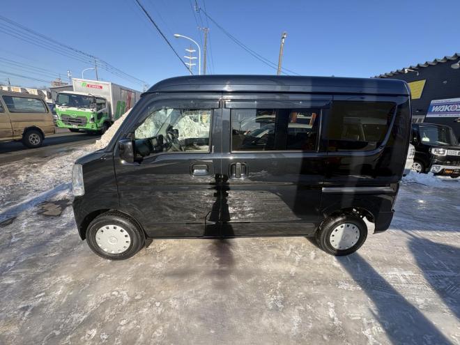 NV100クリッパーNV100クリッハ゜ー 4WD GX TURBO  high roof 寒冷地仕様　リアヒーター　ブレーキアシスト　TURBO Bluetoothフルセグナビ　バックカメラ　アルミ　バイザー　キーレス　エンジンオイル交換　ATF交換　スタットレス付　全磨き済 4WD 660 5Dr