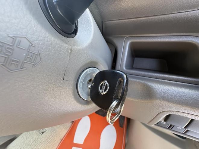 NV100クリッパーNV100クリッハ゜ー 4WD GX TURBO  high roof 寒冷地仕様　リアヒーター　ブレーキアシスト　TURBO Bluetoothフルセグナビ　バックカメラ　アルミ　バイザー　キーレス　エンジンオイル交換　ATF交換　スタットレス付　全磨き済 4WD 660 5Dr