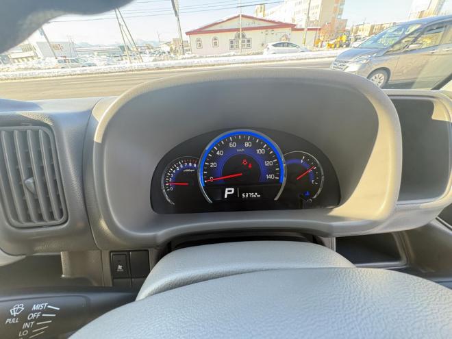 NV100クリッパーNV100クリッハ゜ー 4WD GX TURBO  high roof 寒冷地仕様　リアヒーター　ブレーキアシスト　TURBO Bluetoothフルセグナビ　バックカメラ　アルミ　バイザー　キーレス　エンジンオイル交換　ATF交換　スタットレス付　全磨き済 4WD 660 5Dr