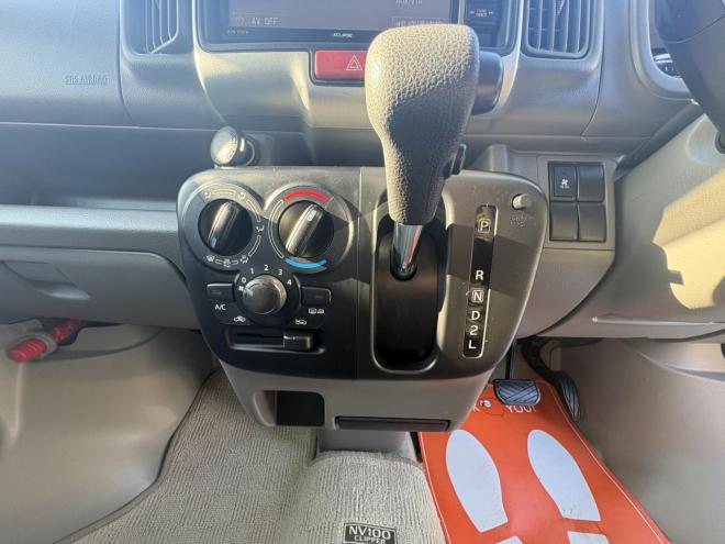 NV100クリッパーNV100クリッハ゜ー 4WD GX TURBO  high roof 寒冷地仕様　リアヒーター　ブレーキアシスト　TURBO Bluetoothフルセグナビ　バックカメラ　アルミ　バイザー　キーレス　エンジンオイル交換　ATF交換　スタットレス付　全磨き済 4WD 660 5Dr