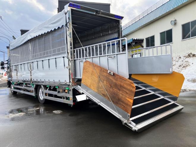 レンジャープロ未使用　ワイド増t　家畜運搬車　中型トラック　nlt