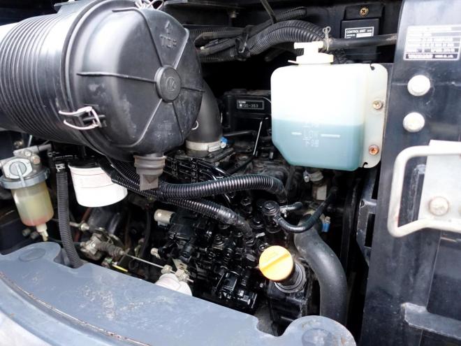 バックホーコベルコ　SK50UR-5　バケット容量0.20m3