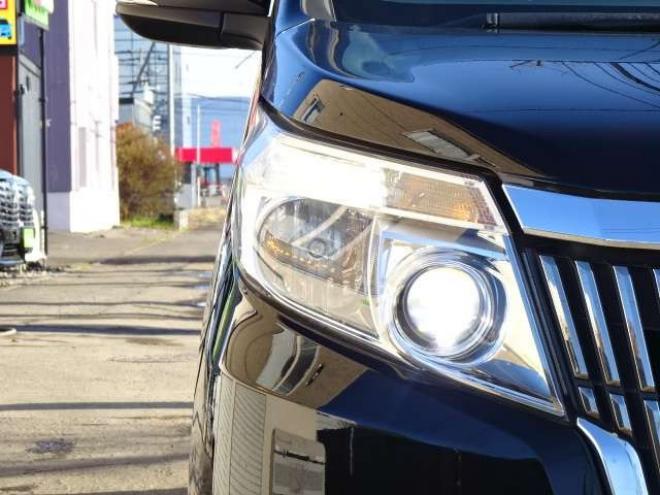 エスクァイア2.0 Gi 4WD　本州車　保証1年/走行距離無制限　4WD　両側パワースライドドア　オートマチックハイビーム　社外9インチナビ　地デジ　バックカメラ　黒本革シート　シートヒーター　LEDヘッドライト　ETC　クルーズコントロール 2000