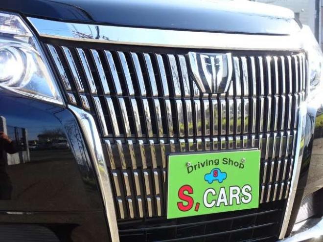 エスクァイア2.0 Gi 4WD　本州車　保証1年/走行距離無制限　4WD　両側パワースライドドア　オートマチックハイビーム　社外9インチナビ　地デジ　バックカメラ　黒本革シート　シートヒーター　LEDヘッドライト　ETC　クルーズコントロール 2000