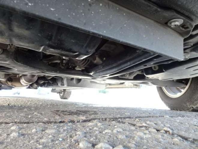 エスクァイア2.0 Gi 4WD　本州車　保証1年/走行距離無制限　4WD　両側パワースライドドア　オートマチックハイビーム　社外9インチナビ　地デジ　バックカメラ　黒本革シート　シートヒーター　LEDヘッドライト　ETC　クルーズコントロール 2000