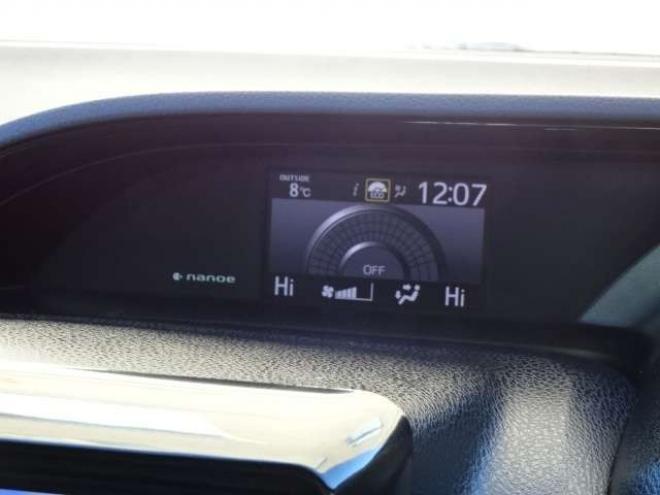 エスクァイア2.0 Gi 4WD　本州車　保証1年/走行距離無制限　4WD　両側パワースライドドア　オートマチックハイビーム　社外9インチナビ　地デジ　バックカメラ　黒本革シート　シートヒーター　LEDヘッドライト　ETC　クルーズコントロール 2000