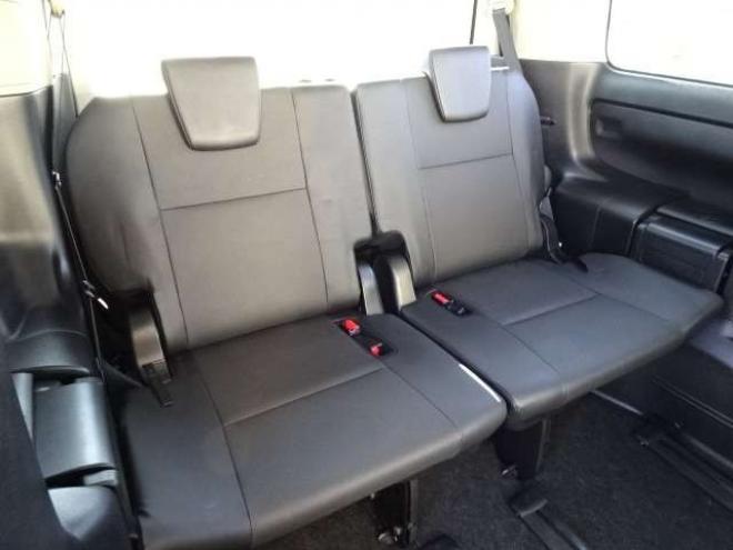 エスクァイア2.0 Gi 4WD　本州車　保証1年/走行距離無制限　4WD　両側パワースライドドア　オートマチックハイビーム　社外9インチナビ　地デジ　バックカメラ　黒本革シート　シートヒーター　LEDヘッドライト　ETC　クルーズコントロール 2000