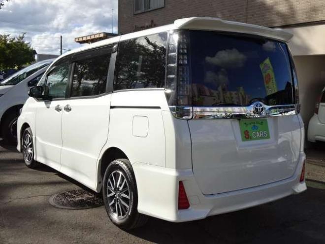 ヴォクシー2.0 ZS 煌 4WD　本州車　保証1年/走行距離無制限　4WD　両側パワースライドドア　トヨタセーフティセンス　カロッツェリア8型ワイドナビ　地デジ　バックカメラ　フリップダウンモニター　Bluetooth接続　アイドリングストップ 2000