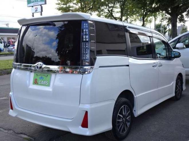 ヴォクシー2.0 ZS 煌 4WD　本州車　保証1年/走行距離無制限　4WD　両側パワースライドドア　トヨタセーフティセンス　カロッツェリア8型ワイドナビ　地デジ　バックカメラ　フリップダウンモニター　Bluetooth接続　アイドリングストップ 2000