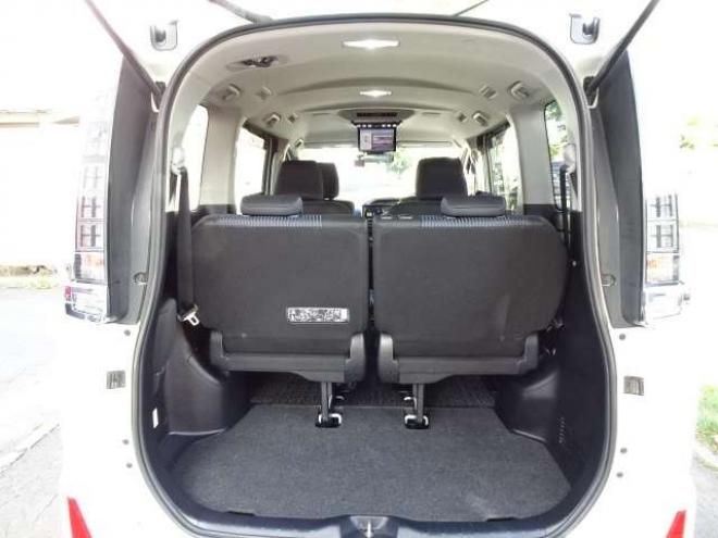 ヴォクシー2.0 ZS 煌 4WD　本州車　保証1年/走行距離無制限　4WD　両側パワースライドドア　トヨタセーフティセンス　カロッツェリア8型ワイドナビ　地デジ　バックカメラ　フリップダウンモニター　Bluetooth接続　アイドリングストップ 2000