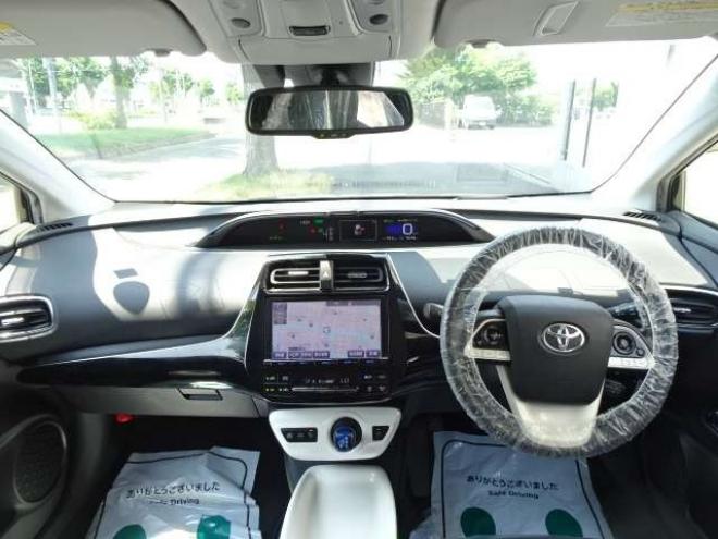 プリウス1.8 A プレミアム E-Four 4WD　本州車 ハイブリットシステム2年保証/走行距離無制限　 4WD　TRDエアロ　ブラインドスポットモニター　純正ナビ　地デジ　バックカメラ　18インチアルミ　本革シート　ヘッドアップディスプレイ　AC100V 1800