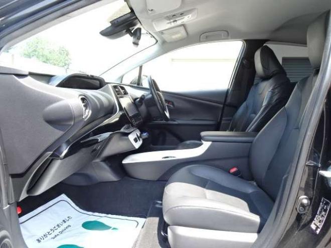 プリウス1.8 A プレミアム E-Four 4WD　本州車 ハイブリットシステム2年保証/走行距離無制限　 4WD　TRDエアロ　ブラインドスポットモニター　純正ナビ　地デジ　バックカメラ　18インチアルミ　本革シート　ヘッドアップディスプレイ　AC100V 1800