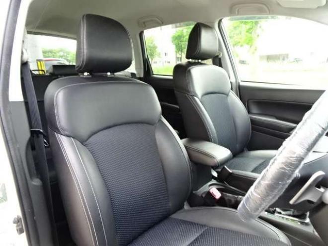 フォレスター2.0 S リミテッド 4WD　アイサイト　本州車　保証1年/走行距離無制　4WD ナビ　地デジ　Bluetooth接続　バックカメラ　ハーフレザーパワーシート　シートヒーター　純正18インチアルミ　クルーズコントロール　USBコンセント　ETC 2000