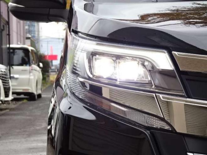 ノア2.0 Si 4WD　本州車　保証1年/走行距離無制限　4WD　後期　セーフティセンス　両側パワースライドドア　純正9インチワイドナビ　　地デジ　バックカメラ　ALPINE12インチフリップダウンモニター　LEDヘッドライト 2000