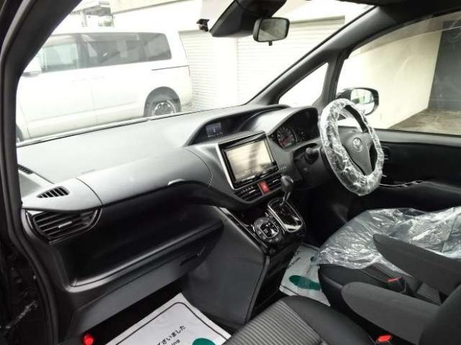 ノア2.0 Si 4WD　本州車　保証1年/走行距離無制限　4WD　後期　セーフティセンス　両側パワースライドドア　純正9インチワイドナビ　　地デジ　バックカメラ　ALPINE12インチフリップダウンモニター　LEDヘッドライト 2000