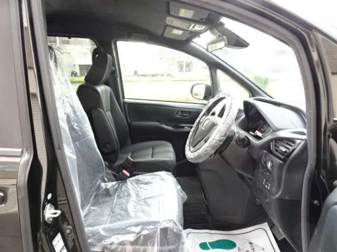 ヴォクシー2.0 ZS 4WD　後期　本州車　保証1年/走行距離無制限　4WD　8人乗　両側パワースライドドア　地デジ　バックカメラ　LEDヘッドライト　16AW　ビルトインETC 2000