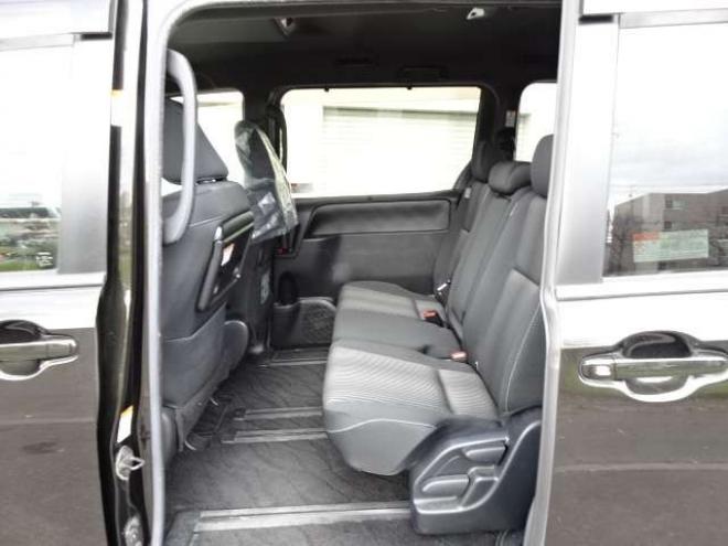 ヴォクシー2.0 ZS 4WD　後期　本州車　保証1年/走行距離無制限　4WD　8人乗　両側パワースライドドア　地デジ　バックカメラ　LEDヘッドライト　16AW　ビルトインETC 2000