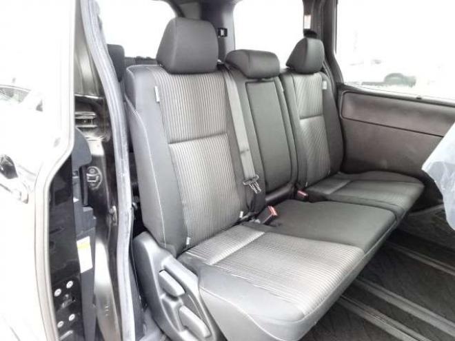 ヴォクシー2.0 ZS 4WD　後期　本州車　保証1年/走行距離無制限　4WD　8人乗　両側パワースライドドア　地デジ　バックカメラ　LEDヘッドライト　16AW　ビルトインETC 2000