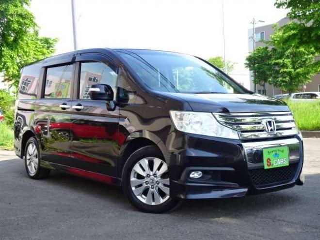 ステップワゴン2.0 スパーダ Z HDDナビ エディション 4WD　本州車　保証1年/走行距離無制限　4WD　両側パワースライドドア　純正HDDインターナビ　地デジ　バックカメラ　16インチアルミ　ETC　リヤエアコン　リヤヒーター　ステアリングスイッチ　純正HID　スマートキー 2000