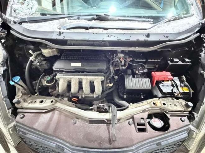 フィット1.3 シーズ 4WD　防錆塗装4WDスマキーCDバックカメラ 1300