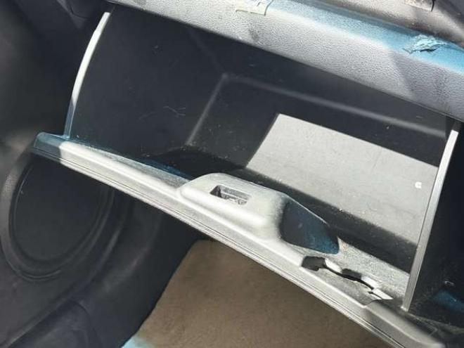 フィット1.3 シーズ 4WD　防錆塗装4WDスマキーCDバックカメラ 1300