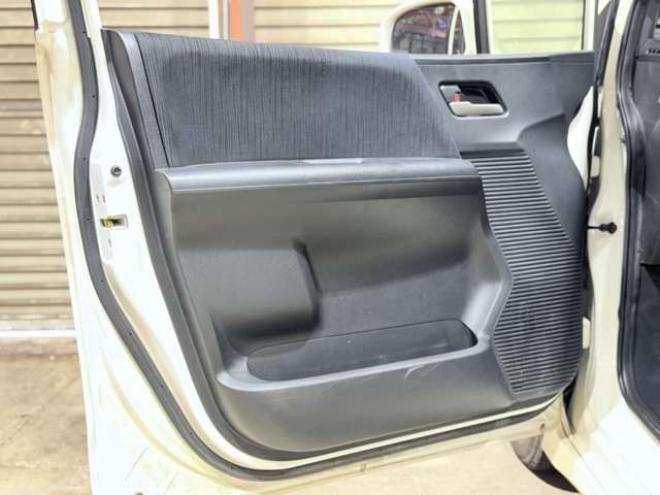 フリードスパイクハイブリッド1.5 ジャストセレクション　下廻防錆TVナビBカメETC 2WD 1500