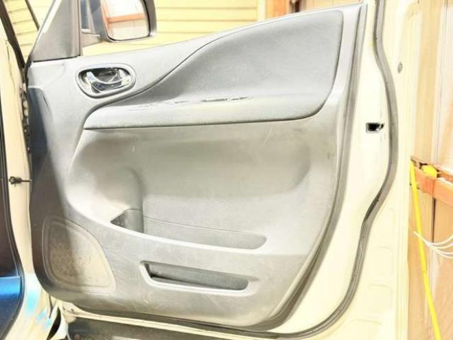 セレナ2.0 ハイウェイスター Vセレクション+Safety 4WD　防錆塗装4WDTVナビBカメエンスタ夏冬タイヤ 2000