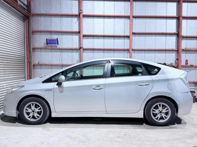 プリウス1.8 S　下廻防錆キーレスCD夏冬タイヤ 2WD 1800