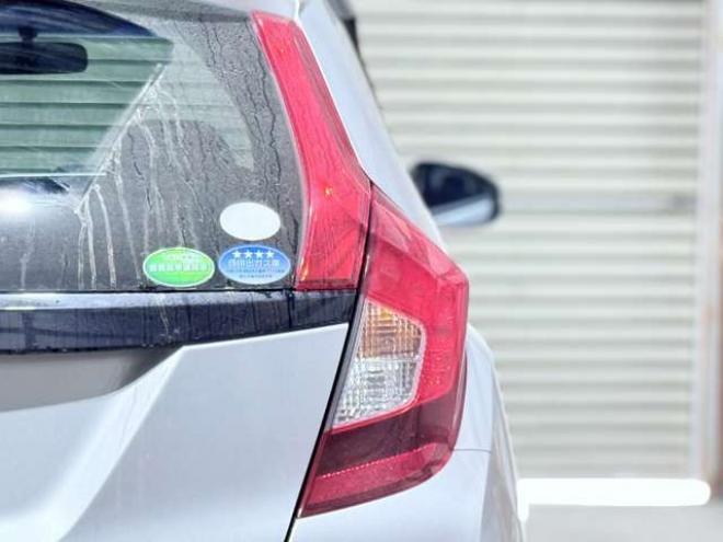 フィット1.3 13G Fパッケージ 4WD　下廻防錆TVナビETC 1300