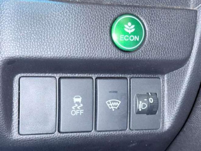 フィット1.3 13G Fパッケージ 4WD　下廻防錆TVナビETC 1300