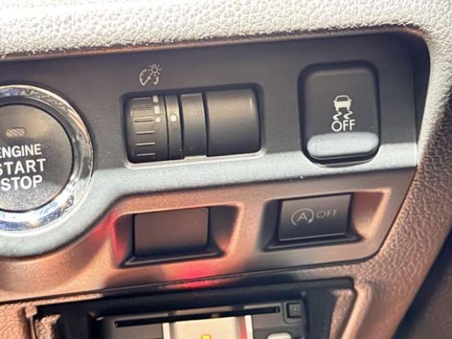 インプレッサスポーツ 2.0 i アイサイト 4WD　防錆塗装4WDTVナビBカメETC 2000