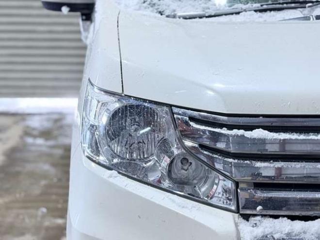 ステップワゴン2.0 スパーダ Z 4WD　防錆塗装4WDTVナビBカメETC後席モニタ夏冬タイヤ 2000