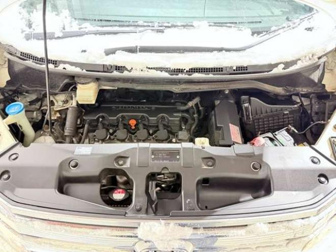 ステップワゴン2.0 スパーダ Z 4WD　防錆塗装4WDTVナビBカメETC後席モニタ夏冬タイヤ 2000