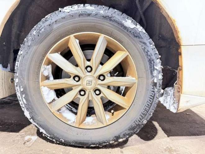 ステップワゴン2.0 スパーダ Z 4WD　防錆塗装4WDTVナビBカメETC後席モニタ夏冬タイヤ 2000