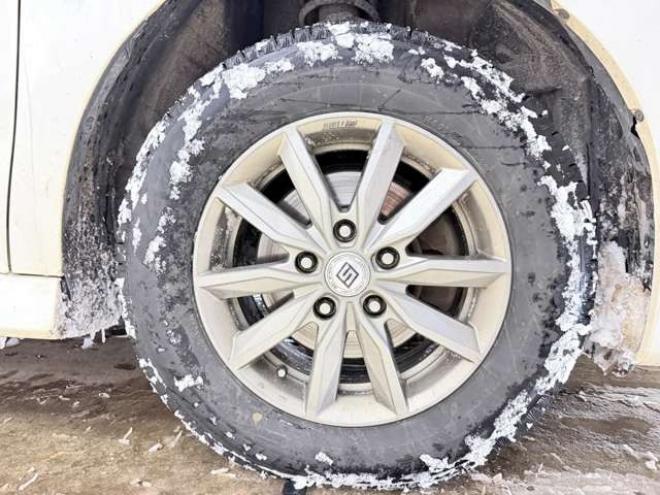 ステップワゴン2.0 スパーダ Z 4WD　防錆塗装4WDTVナビBカメETC後席モニタ夏冬タイヤ 2000