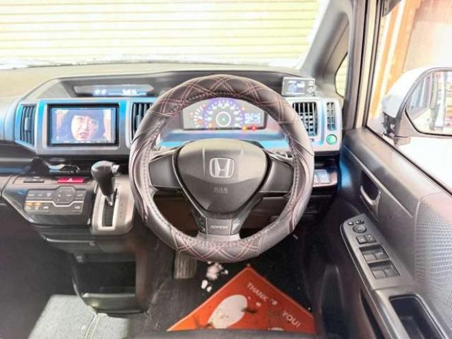 ステップワゴン2.0 スパーダ Z 4WD　防錆塗装4WDTVナビBカメETC後席モニタ夏冬タイヤ 2000