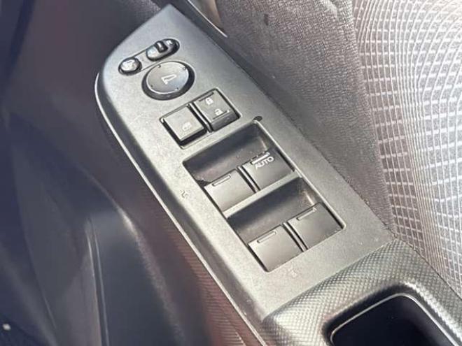 ステップワゴン2.0 スパーダ Z 4WD　防錆塗装4WDTVナビBカメETC後席モニタ夏冬タイヤ 2000