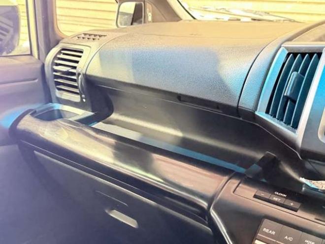 ステップワゴン2.0 スパーダ Z 4WD　防錆塗装4WDTVナビBカメETC後席モニタ夏冬タイヤ 2000