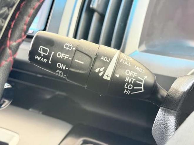 ステップワゴン2.0 スパーダ Z 4WD　防錆塗装4WDTVナビBカメETC後席モニタ夏冬タイヤ 2000