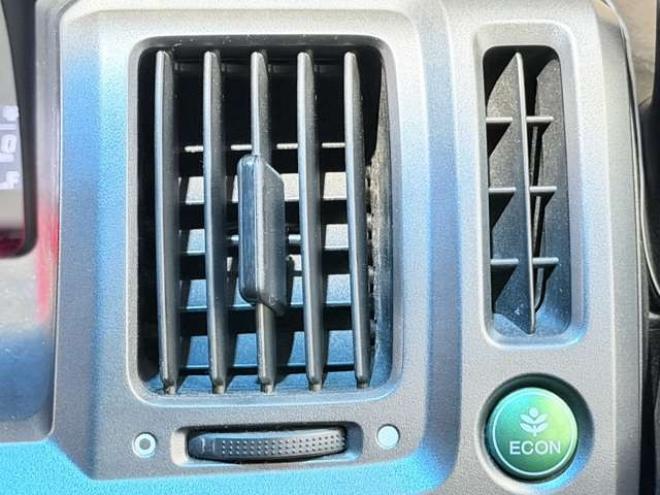 ステップワゴン2.0 スパーダ Z 4WD　防錆塗装4WDTVナビBカメETC後席モニタ夏冬タイヤ 2000