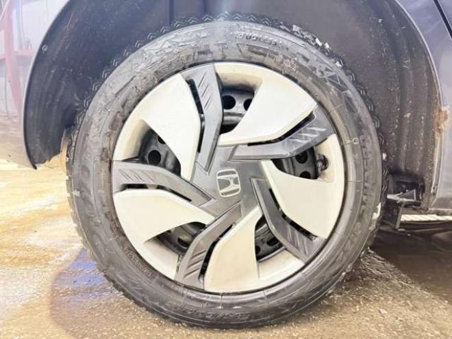 フィット1.5 ハイブリッド Fパッケージ 4WD　防錆塗装4WDTVナビBカメ 1500