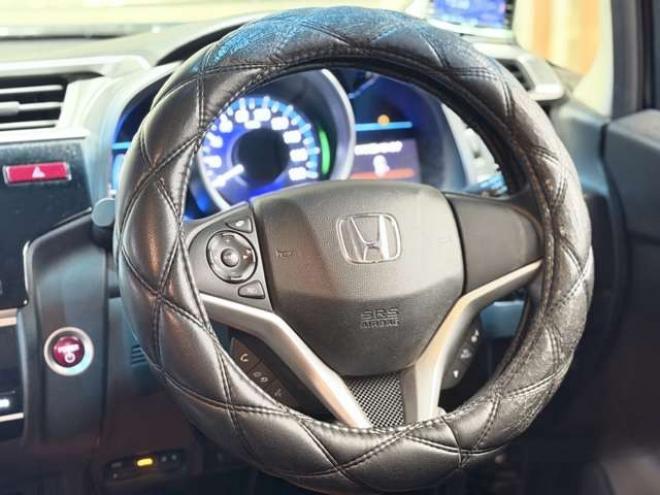 フィット1.5 ハイブリッド Fパッケージ 4WD　防錆塗装4WDTVナビBカメ 1500