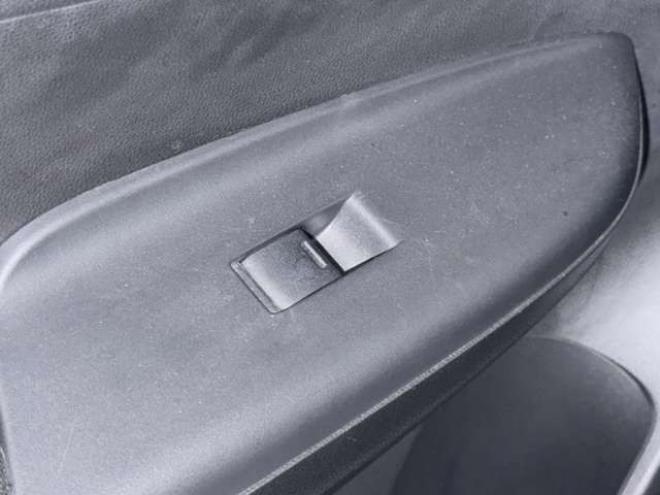 フィット1.5 ハイブリッド Fパッケージ 4WD　防錆塗装4WDTVナビBカメ 1500