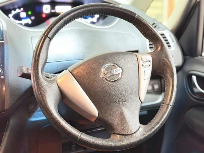 セレナ2.0 ハイウェイスター アドバンストセーフティ パッケージ 4WD　防錆塗装4WDTVナビBカメETC後席モニタ 2000