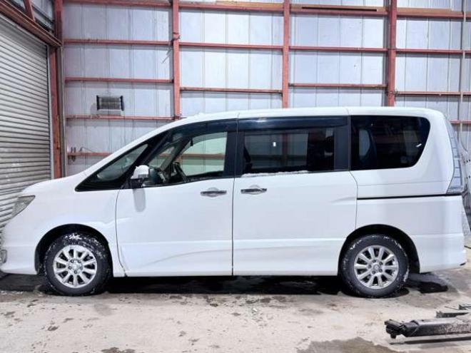 セレナ2.0 ハイウェイスター アドバンストセーフティ パッケージ 4WD　防錆塗装4WDTVナビBカメETC後席モニタ 2000