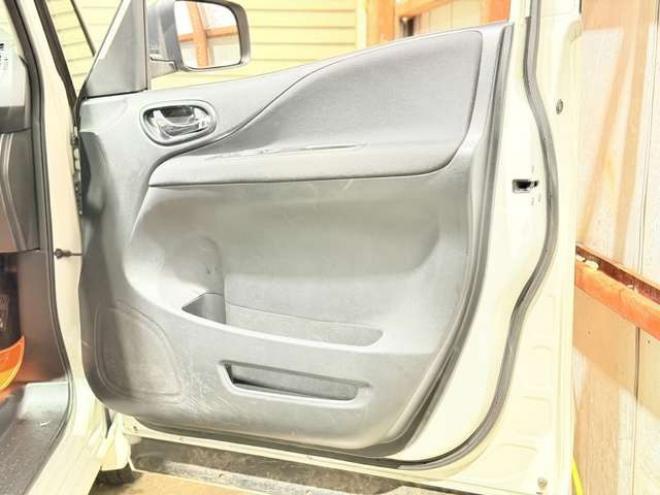 セレナ2.0 ライダー 4WD　防錆塗装4WDTVナビBカメETC 2000