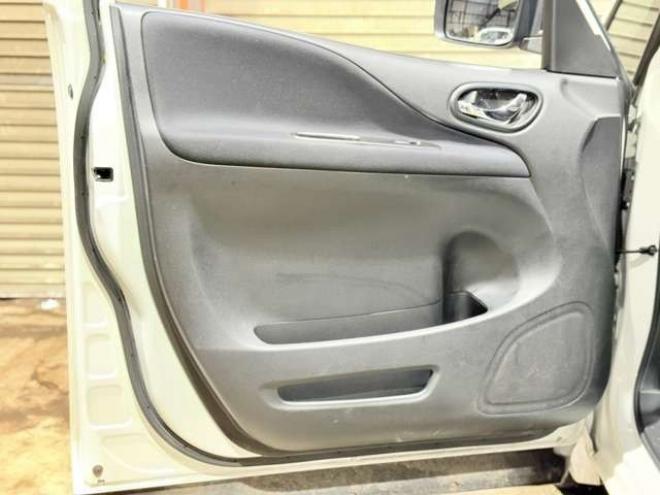 セレナ2.0 ライダー 4WD　防錆塗装4WDTVナビBカメETC 2000