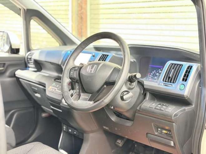 ステップワゴン2.0 スパーダ Z クールスピリット 4WD　防錆塗装4WDTVナビBカメETCエンスタ 2000