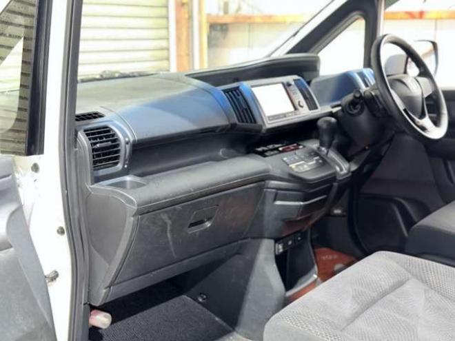 ステップワゴン2.0 スパーダ Z クールスピリット 4WD　防錆塗装4WDTVナビBカメETCエンスタ 2000